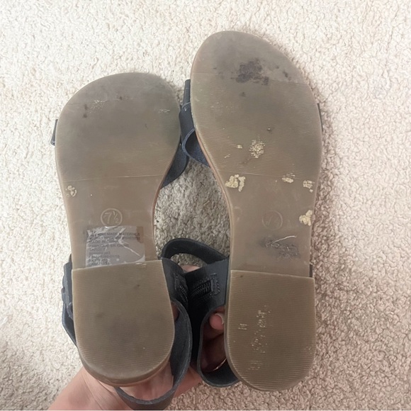 Mossimo Strappy Buckle Summer Sandals - Picture 4 of 4